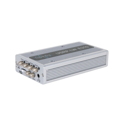 Ettus USRP E310 รองรับ 2 ช่อง TX/RX AD9361 RF 70MHz-6 GHz 56 MHz BW แต่ละ 1 × 10/100/1000 BASE-T Ethernet 2 × USB Ports USRP ระบบวิทยุที่กําหนดด้วยโปรแกรม